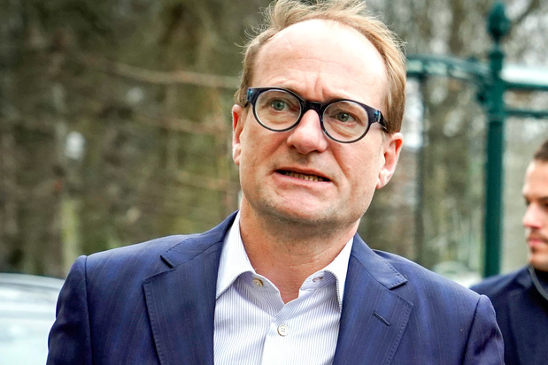 'Alsof premier Kristof Calvo een kerncentrale bouwt': Vlaamse beweging viseert onderwijsdecreet Ben Weyts