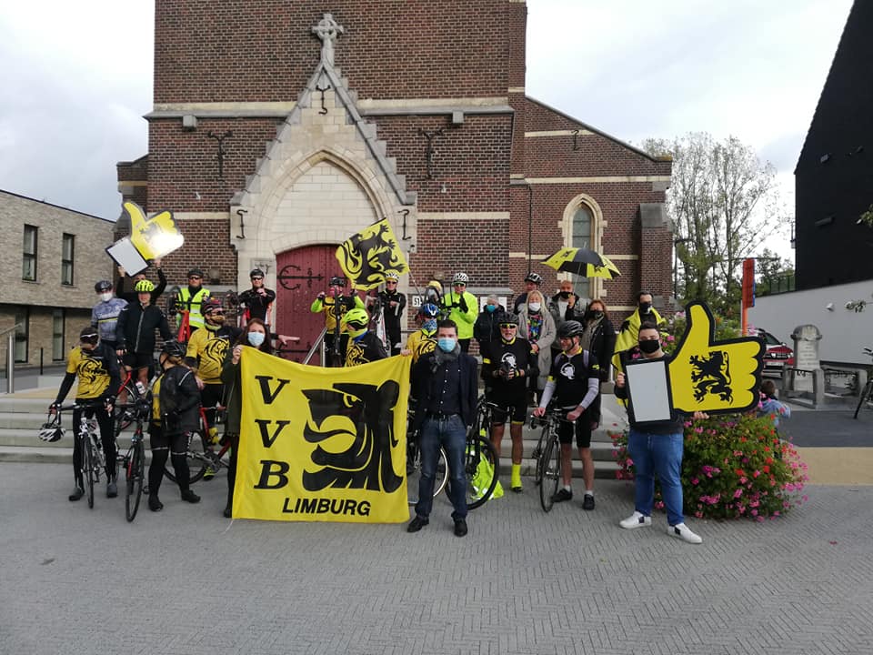 Vlaamse Volksbeweging voert actie van De Panne naar Opgrimbie